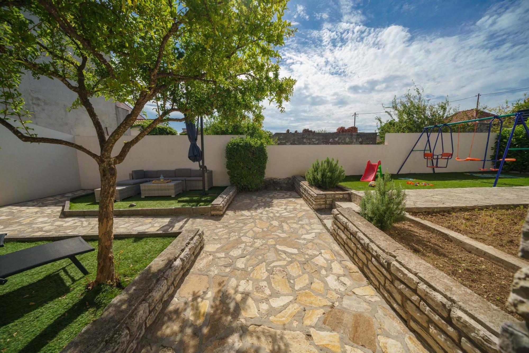 Holiday Home Oliva Vodice Bagian luar foto