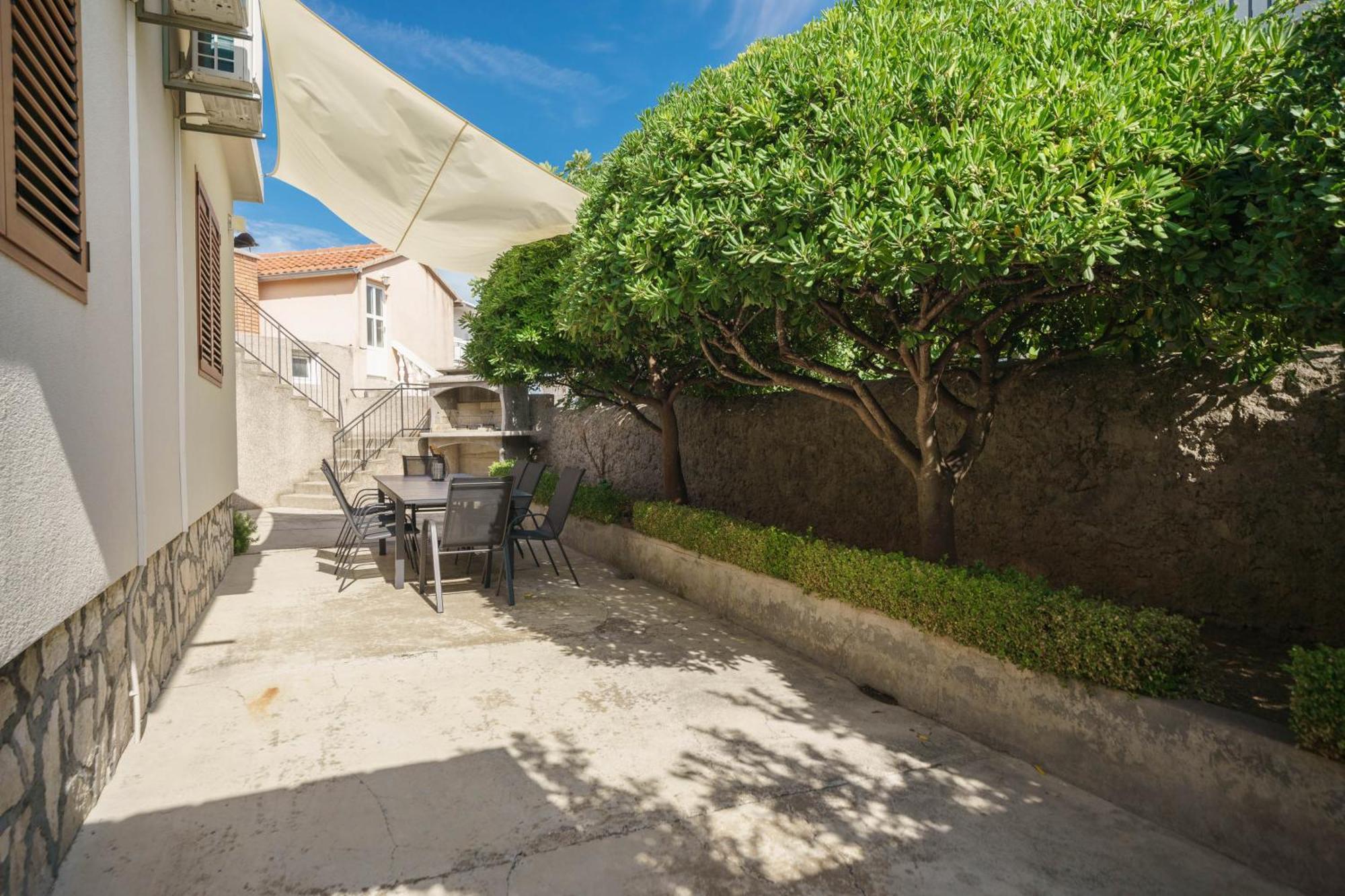 Holiday Home Oliva Vodice Bagian luar foto