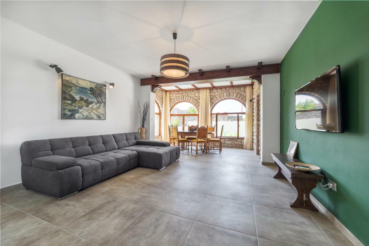 Holiday Home Oliva Vodice Bagian luar foto