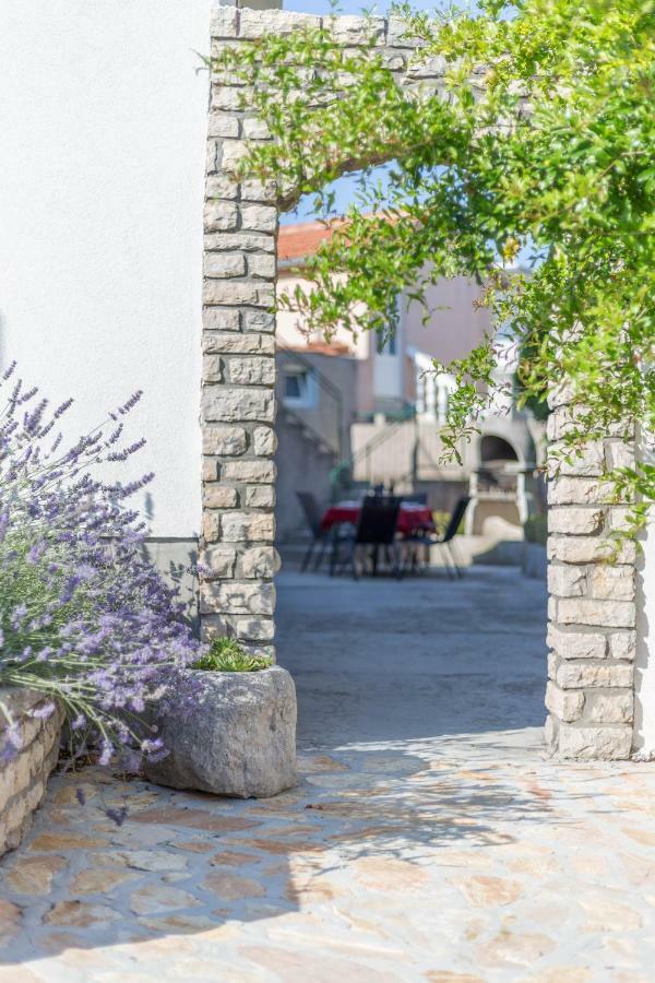 Holiday Home Oliva Vodice Bagian luar foto